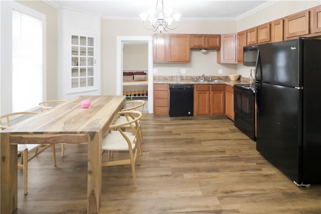 423 E Market Street Property Photo 1