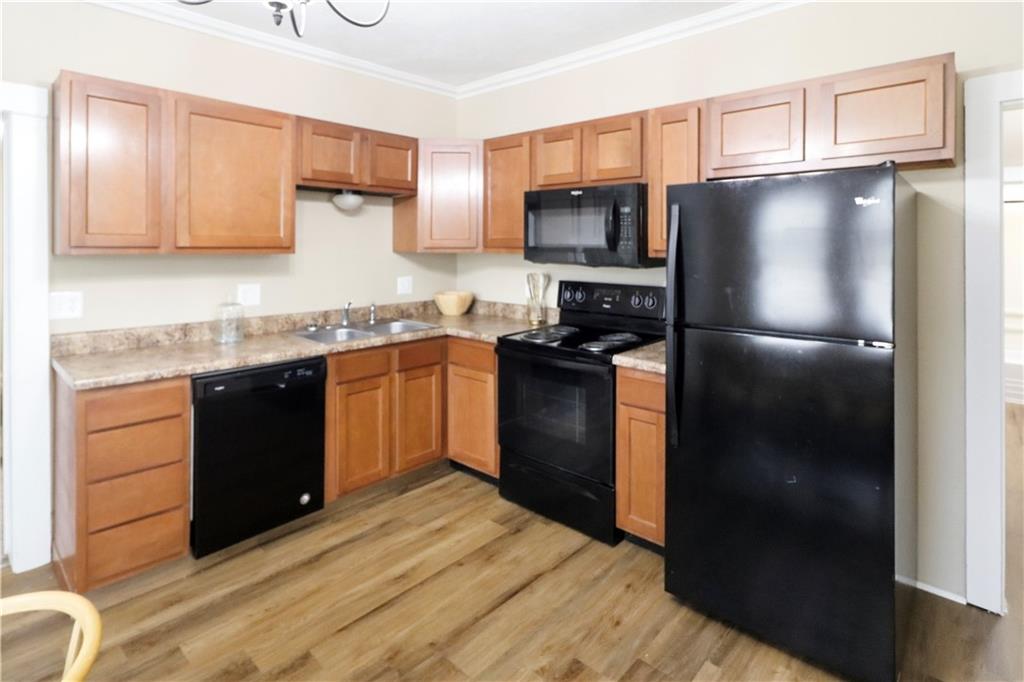 423 E Market Street Property Photo 6