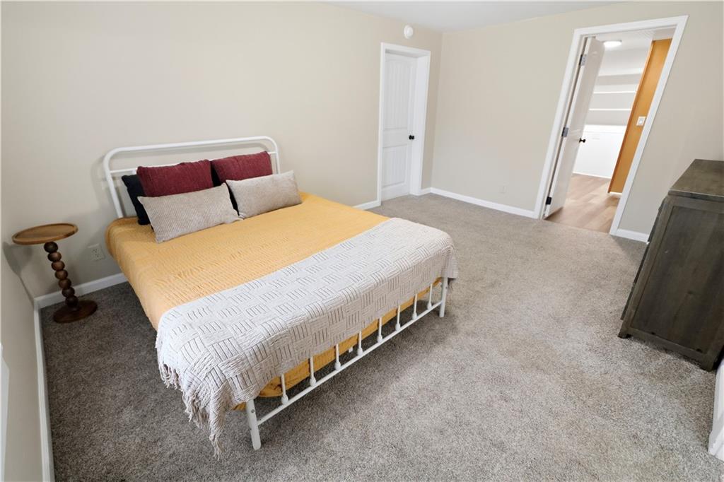 423 E Market Street Property Photo 10