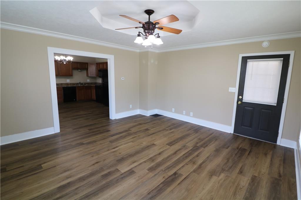 423 E Market Street Property Photo 19