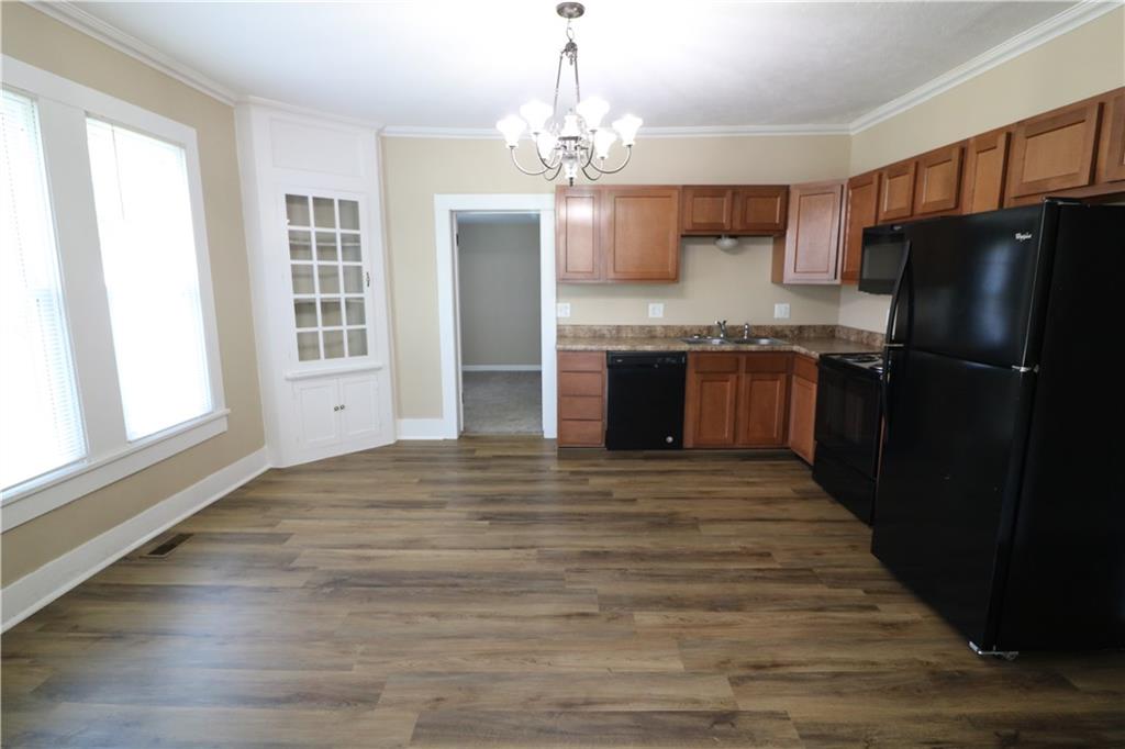 423 E Market Street Property Photo 23