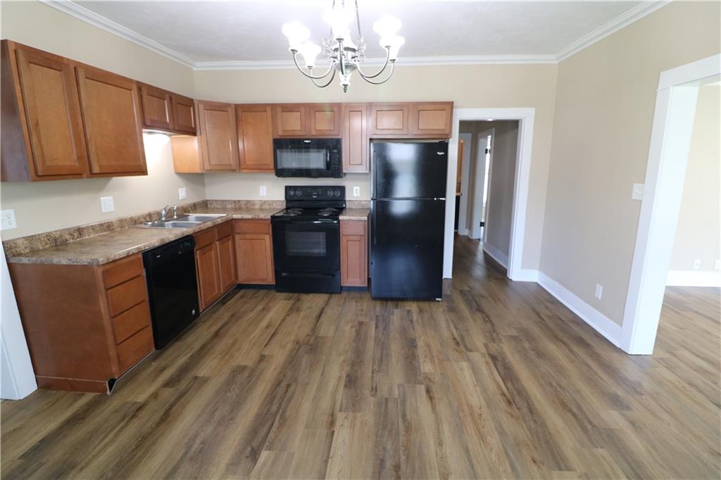 423 E Market Street Property Photo 24