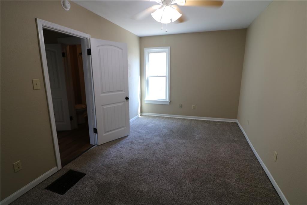 423 E Market Street Property Photo 26