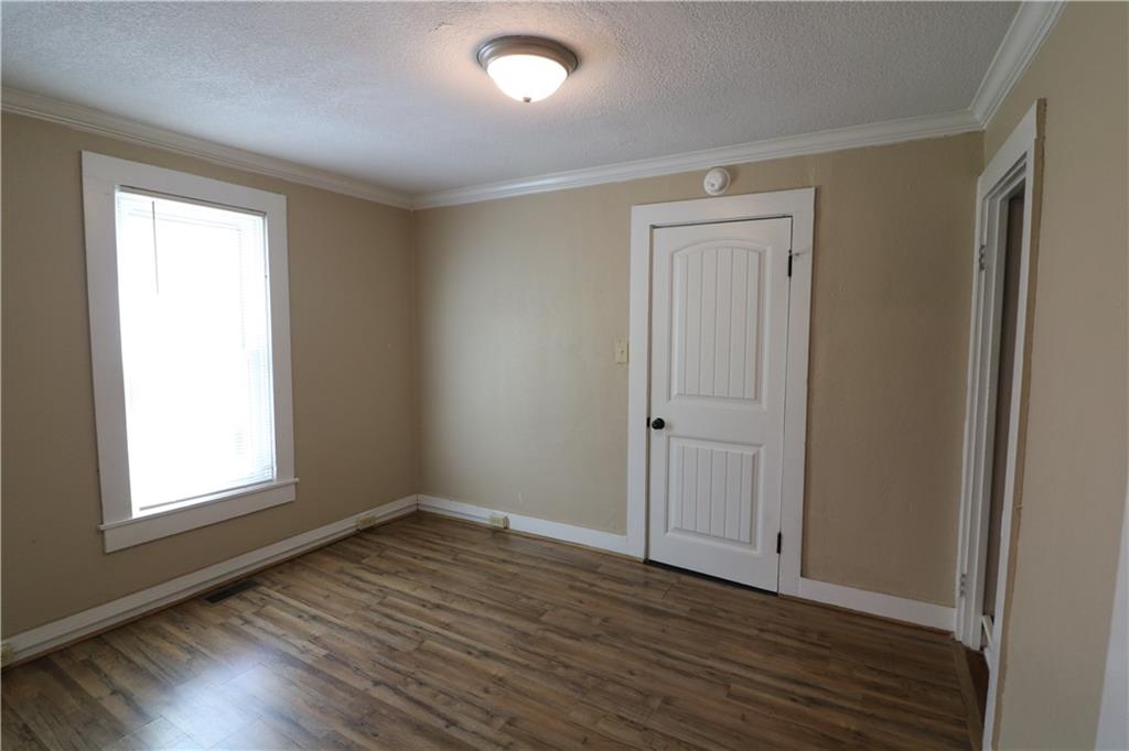 423 E Market Street Property Photo 30