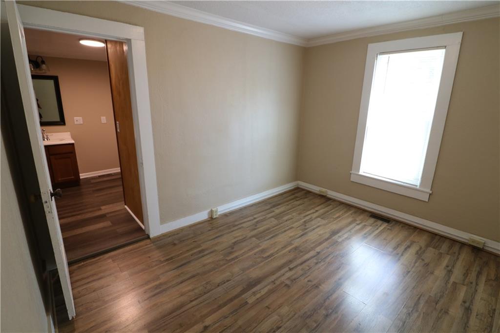 423 E Market Street Property Photo 31