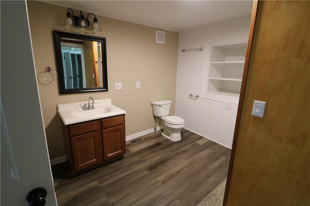 423 E Market Street Property Photo 38