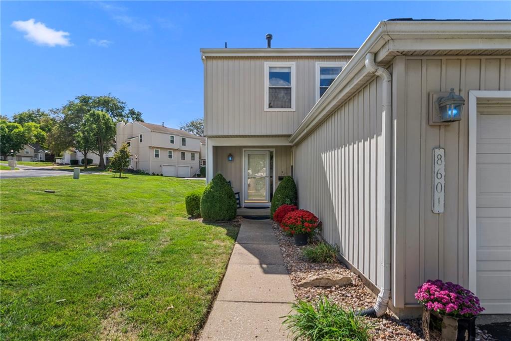 8601 W 108th Place Property Photo 34