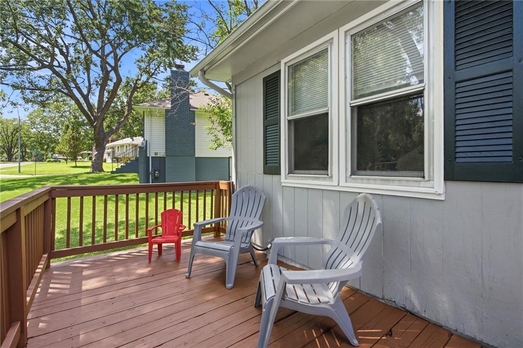 11806 E 58th Street Property Photo 5