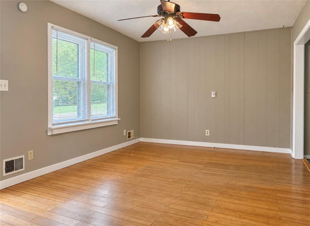 11806 E 58th Street Property Photo 7