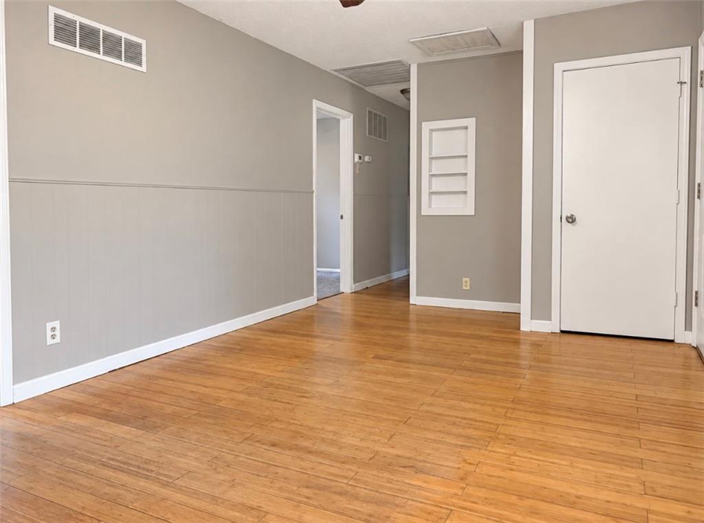 11806 E 58th Street Property Photo 8