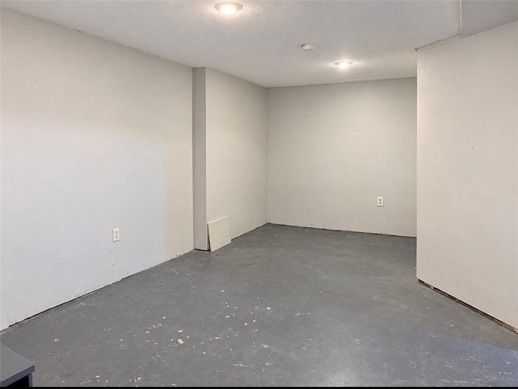 11806 E 58th Street Property Photo 19