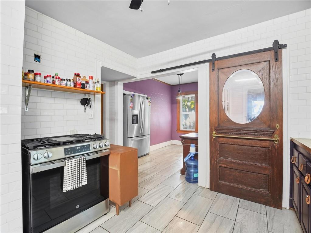 320 N River Boulevard Property Photo 13