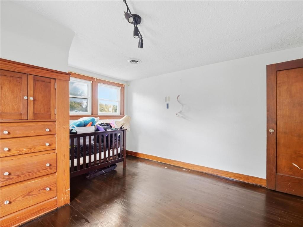 320 N River Boulevard Property Photo 24