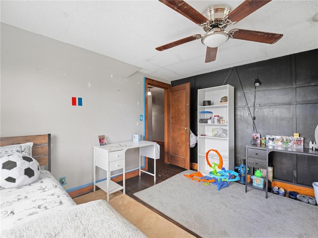 320 N River Boulevard Property Photo 28