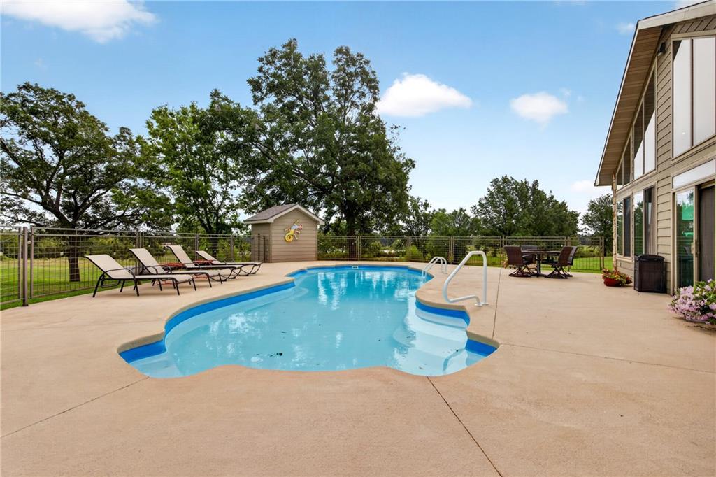 11210 Lakeview Drive Property Photo 7
