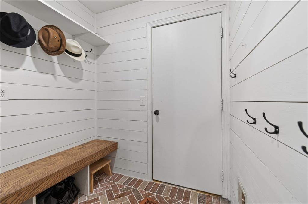 7416 N Wabash Avenue Property Photo 15