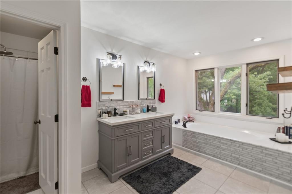 7416 N Wabash Avenue Property Photo 19