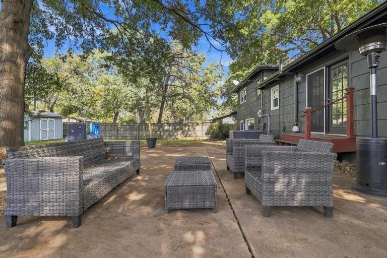 7402 Edgewood Boulevard Property Photo 26