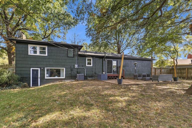 7402 Edgewood Boulevard Property Photo 27
