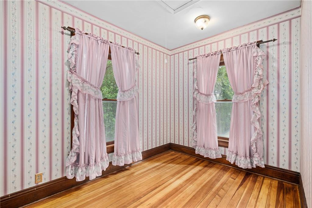 553 E Park Street Property Photo 26