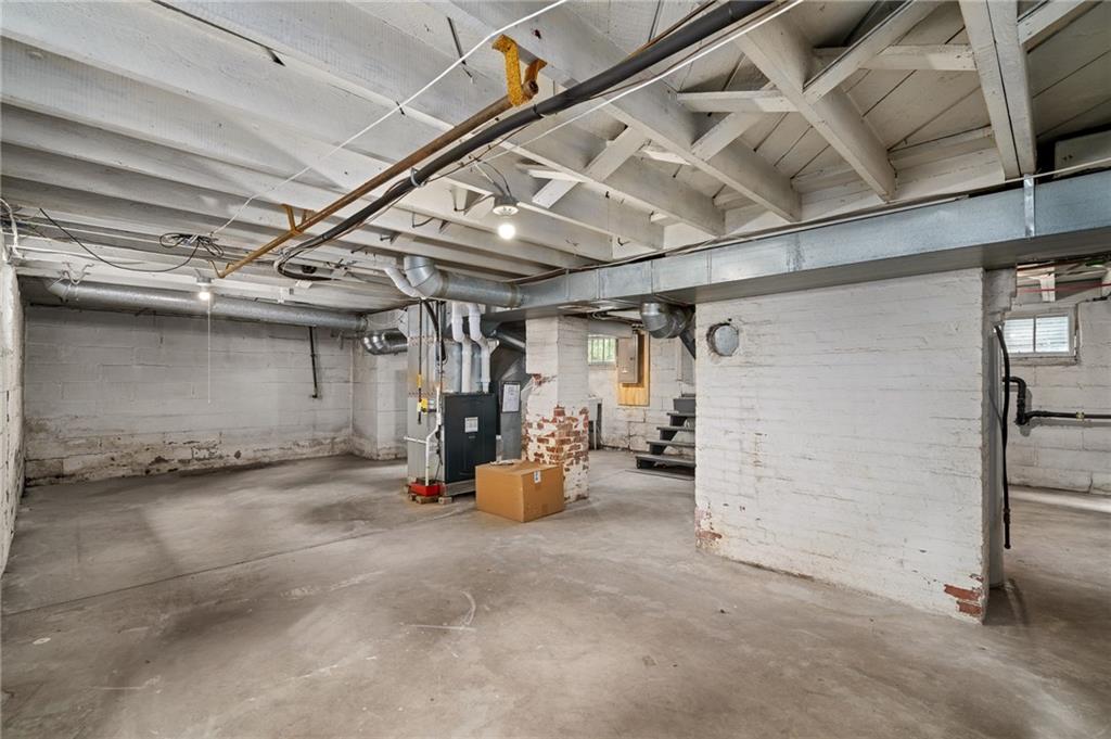 553 E Park Street Property Photo 27