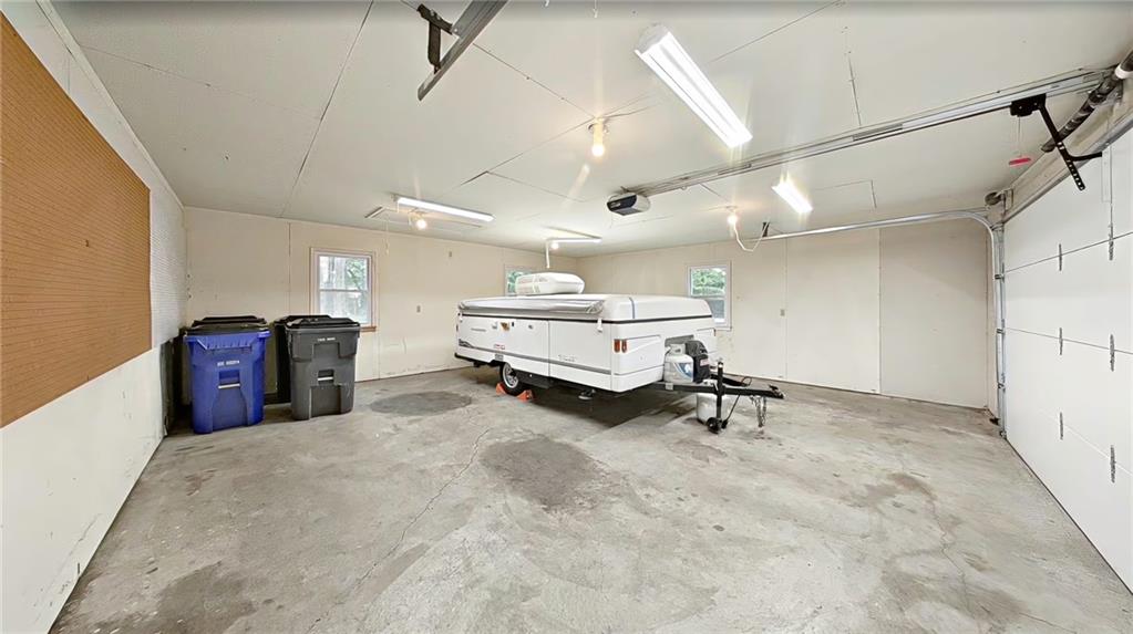 553 E Park Street Property Photo 32