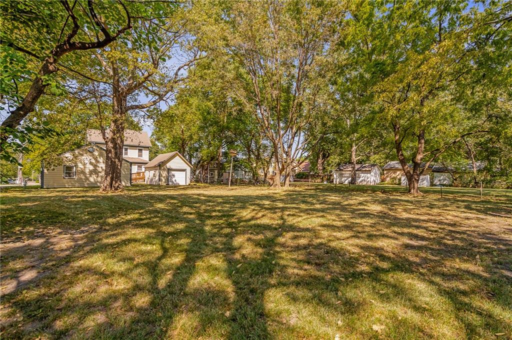 553 E Park Street Property Photo 35