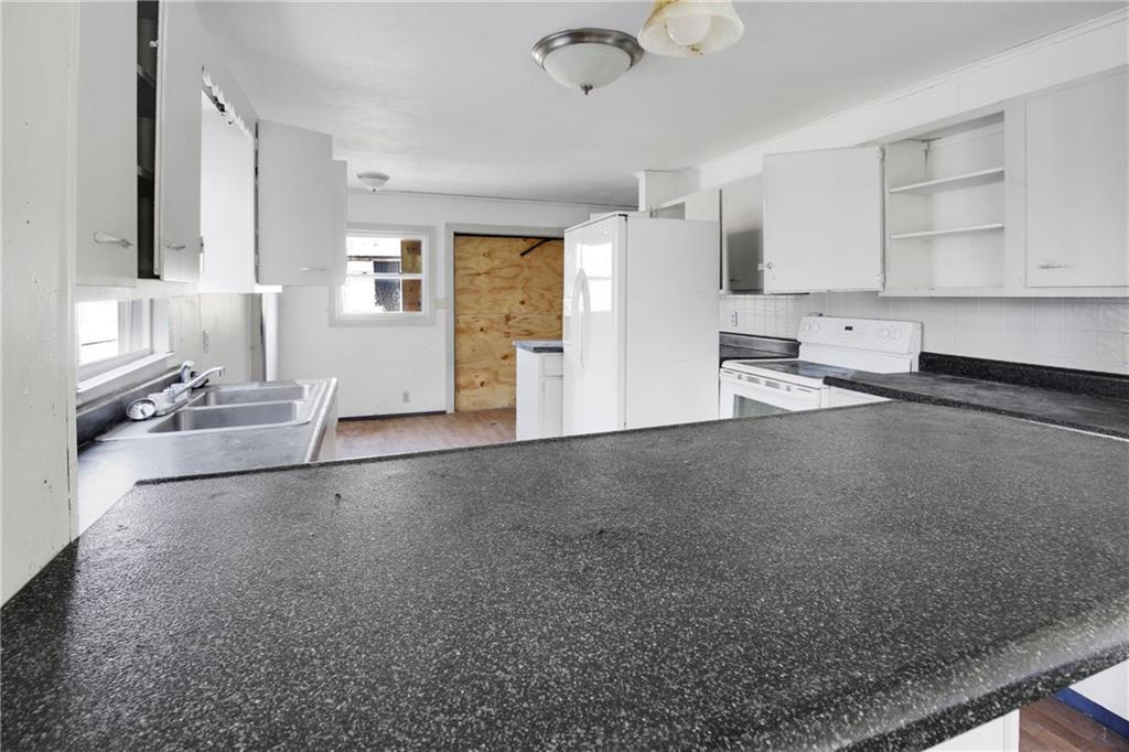 1415 And 1411 Belmont Avenue Property Photo 10