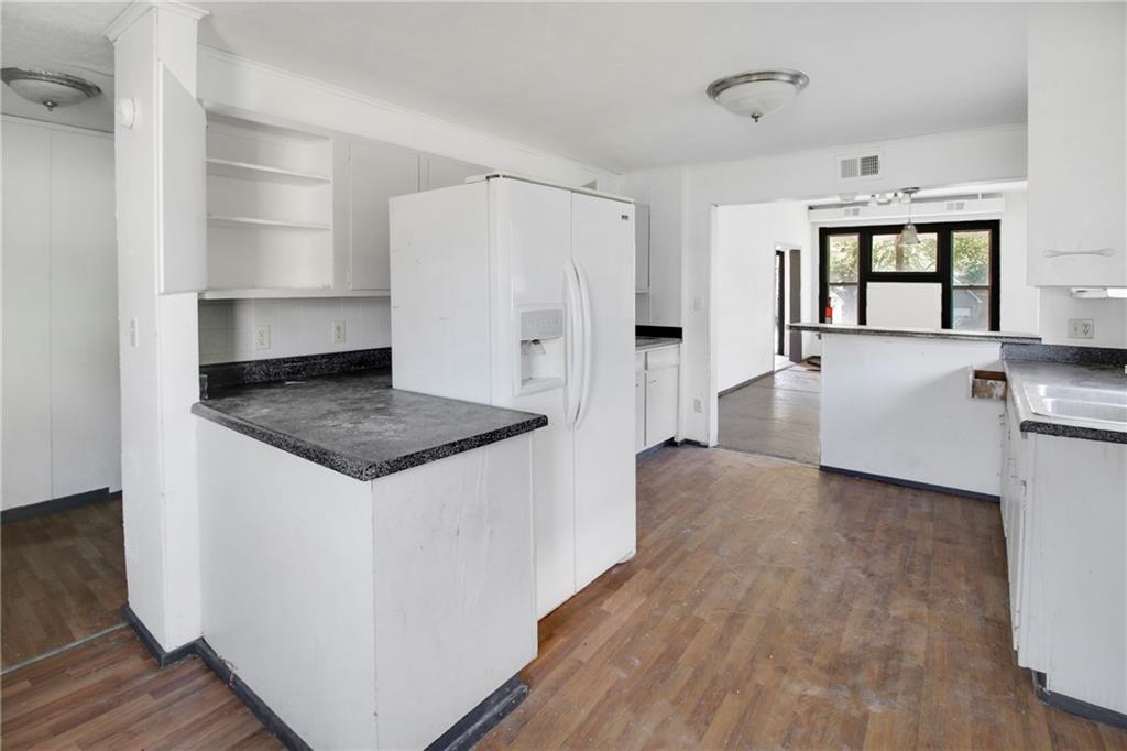 1415 And 1411 Belmont Avenue Property Photo 11