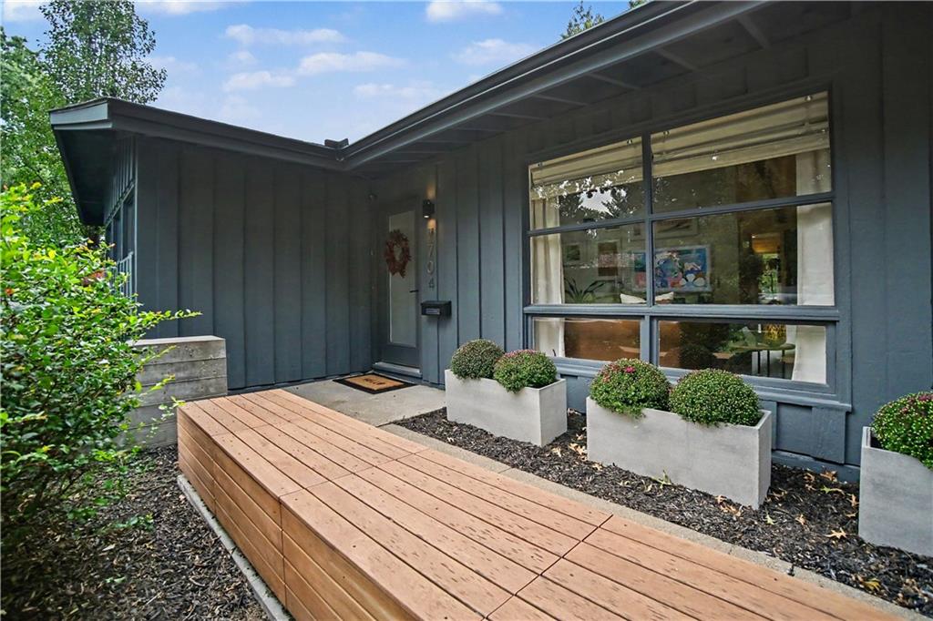 7704 Tomahawk Road Property Photo 4
