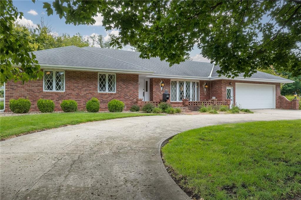 700 N Alanthus Avenue Property Photo 1