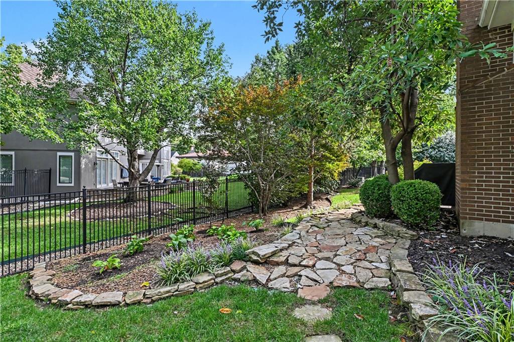 5506 W 82nd Place Property Photo 34
