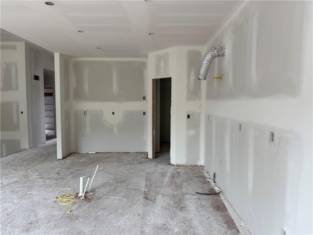 2116 Deerfield Terrace Property Photo 4