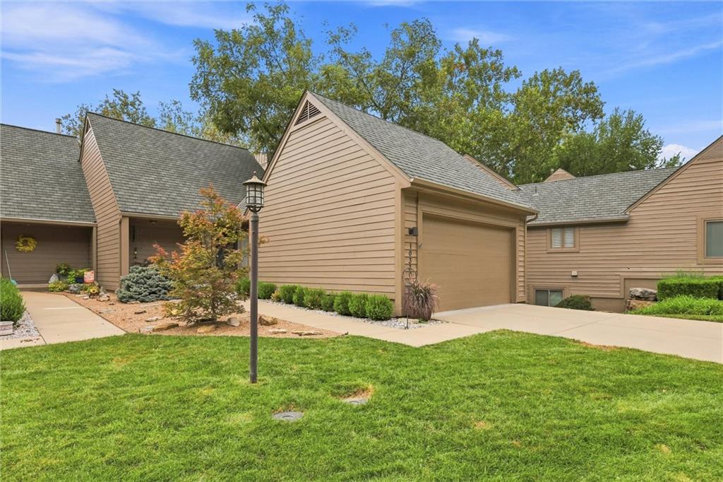 10330 S Clubside Court Property Photo 4