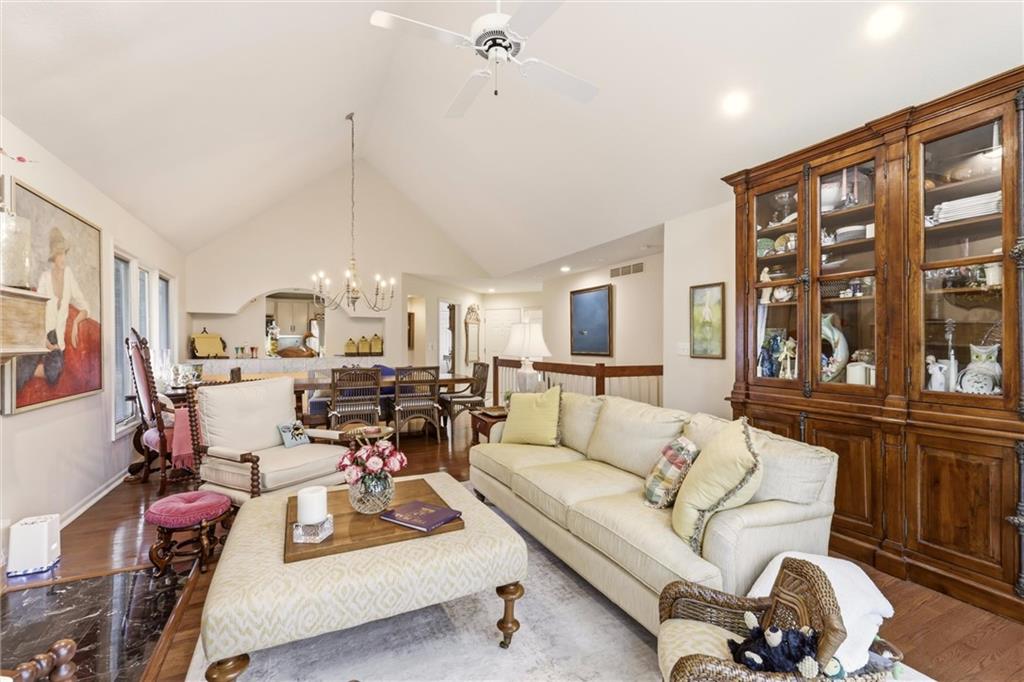 10330 S Clubside Court Property Photo 9
