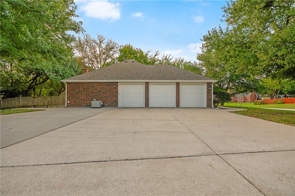 14744 S Village Drive Property Photo 3