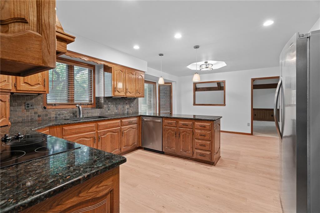 14744 S Village Drive Property Photo 16