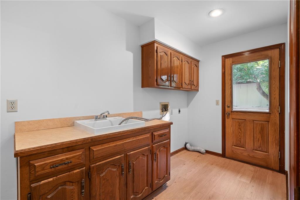 14744 S Village Drive Property Photo 17