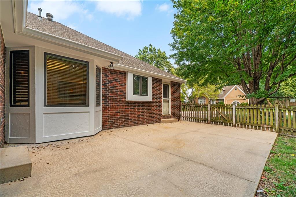 14744 S Village Drive Property Photo 33