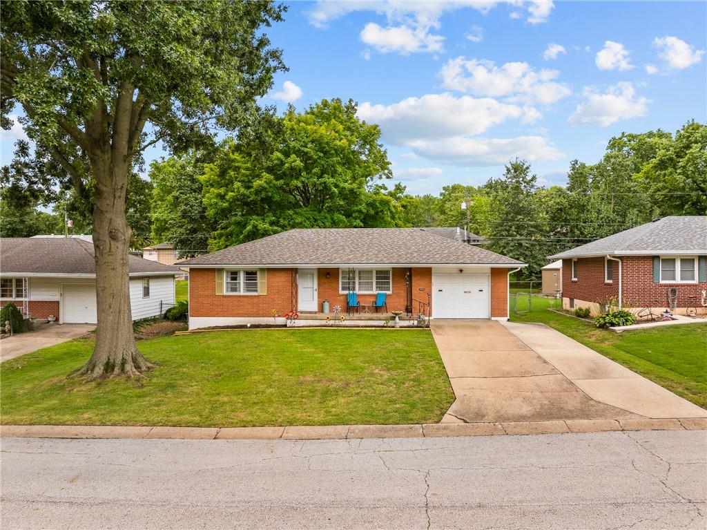 13213 E 44th Street Property Photo 3