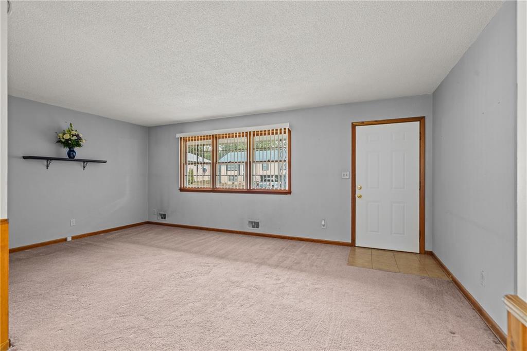 13213 E 44th Street Property Photo 4
