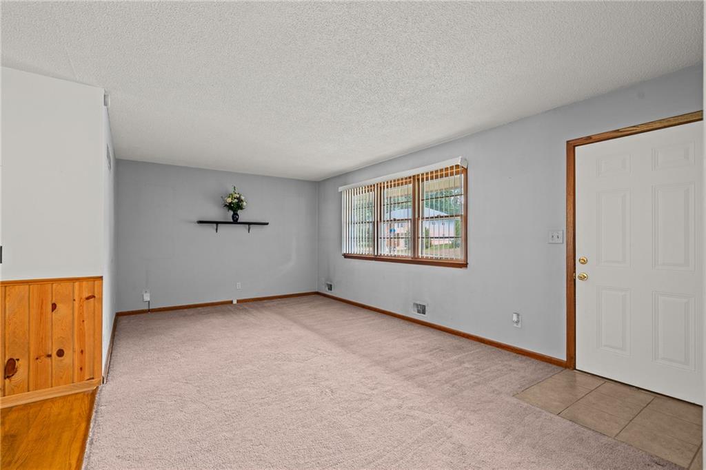 13213 E 44th Street Property Photo 5