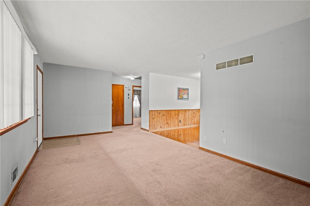 13213 E 44th Street Property Photo 6