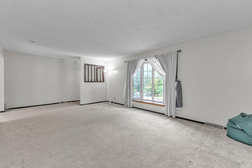 2209 N Leonard Road Property Photo 4
