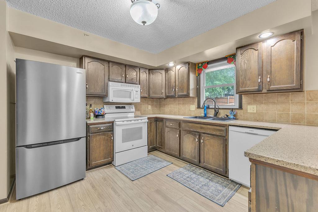 2209 N Leonard Road Property Photo 6