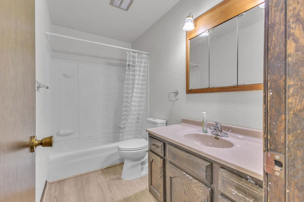 2209 N Leonard Road Property Photo 12