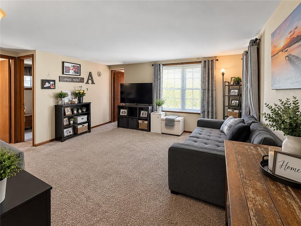 406 Devon Street Property Photo 5