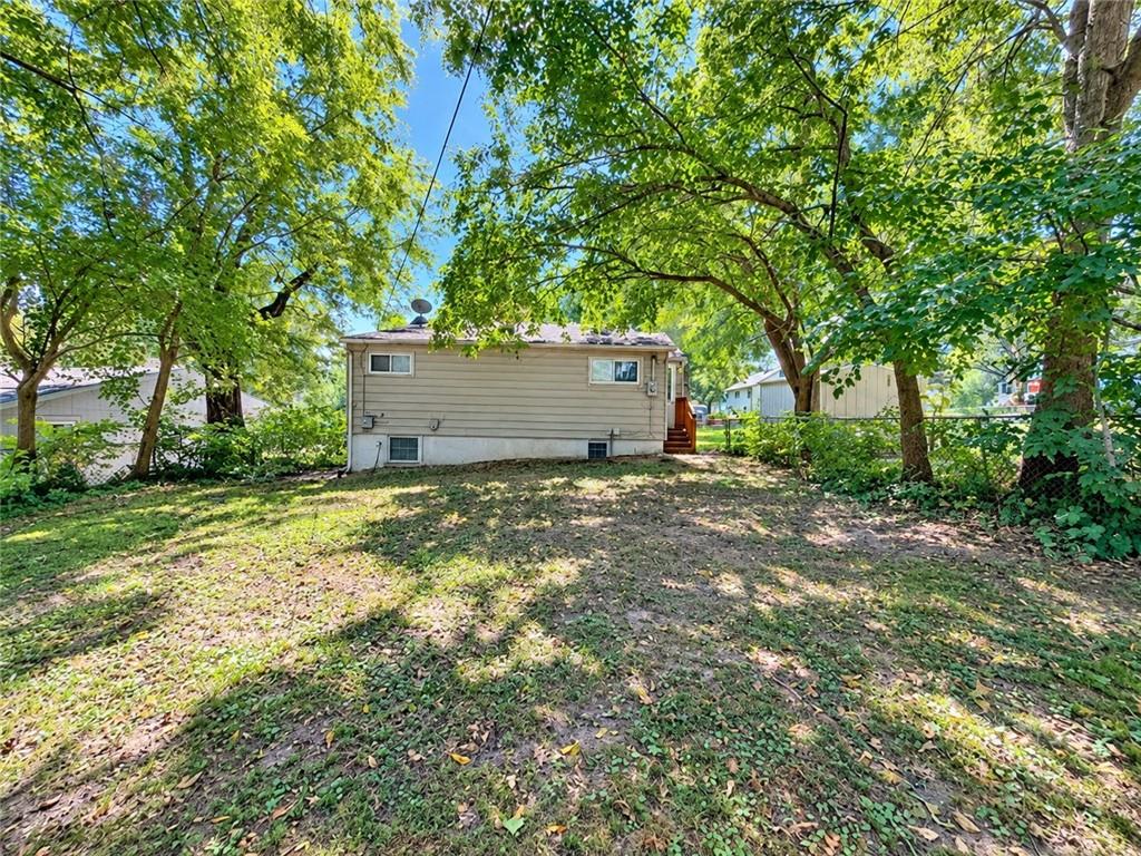 406 Devon Street Property Photo 8