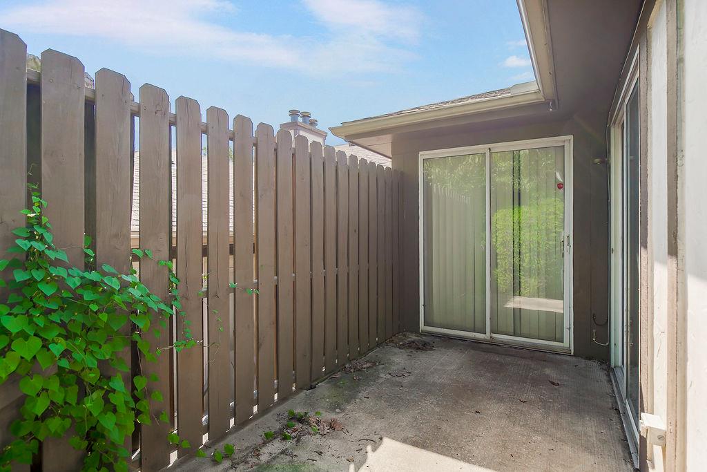 304 E Hansen Court Property Photo 20