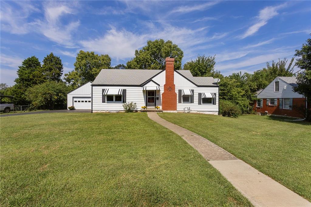 11400 E 78th Street Property Photo 2